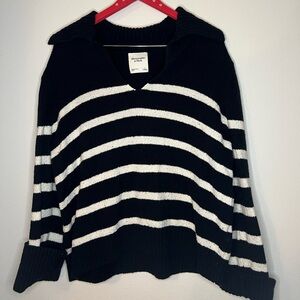 Abercrombie & Fitch notch neck sweater navy and white stripes